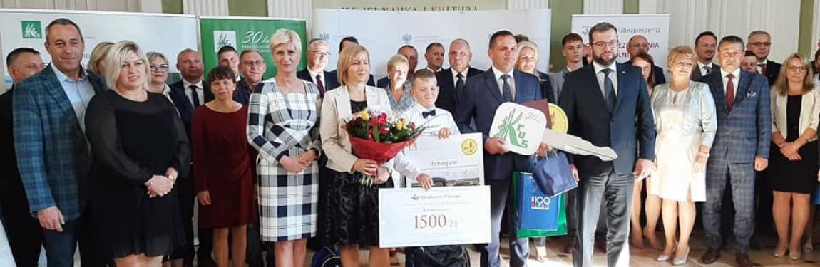 wspólne zdjęcie laureatów