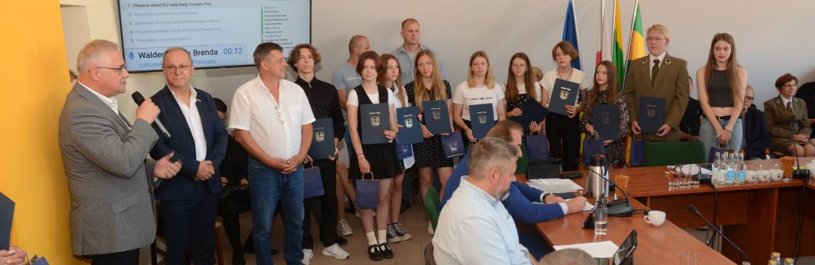 Stypendia sportowe oraz odznaczenia Za Zasługi dla Sportu