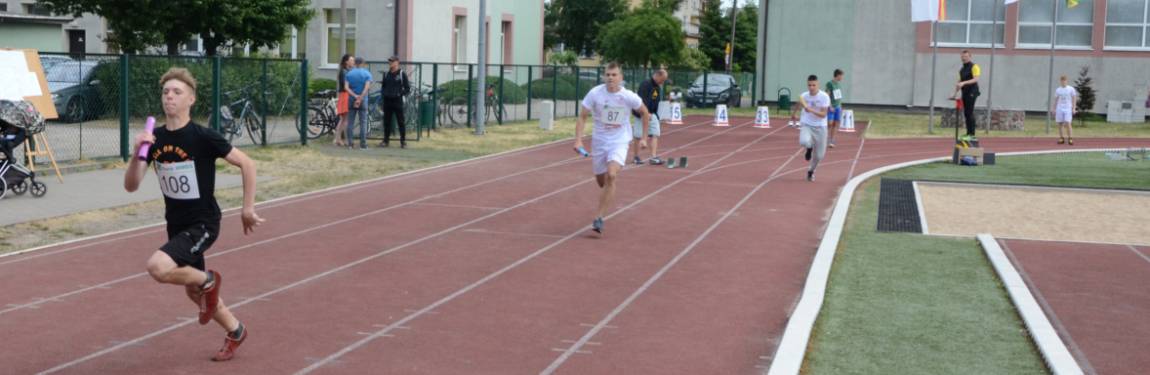 Powiatowe zawody w lekkiej atletyce szkół podstawowych klasy VIII i młodsi