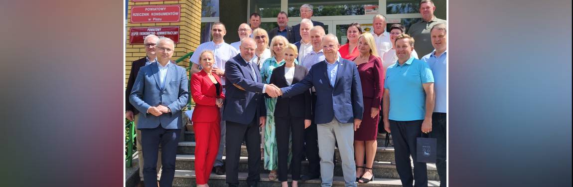 Delegacja, zdjęcie grupowe, urząd