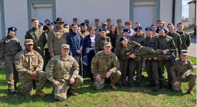 Szkolenie medyczne dla uczniów orzyskiej klasy mundurowej