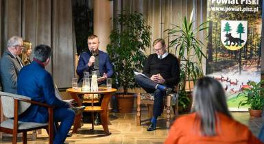 Debata, spotkanie, dyskusja