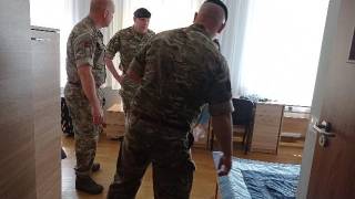 Żołnierze sił NATO stacjonujący w Bemowie Piskim pomagają w SOSW Łupki