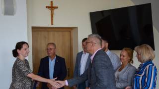 Uroczystość, ludzie, gratulacje